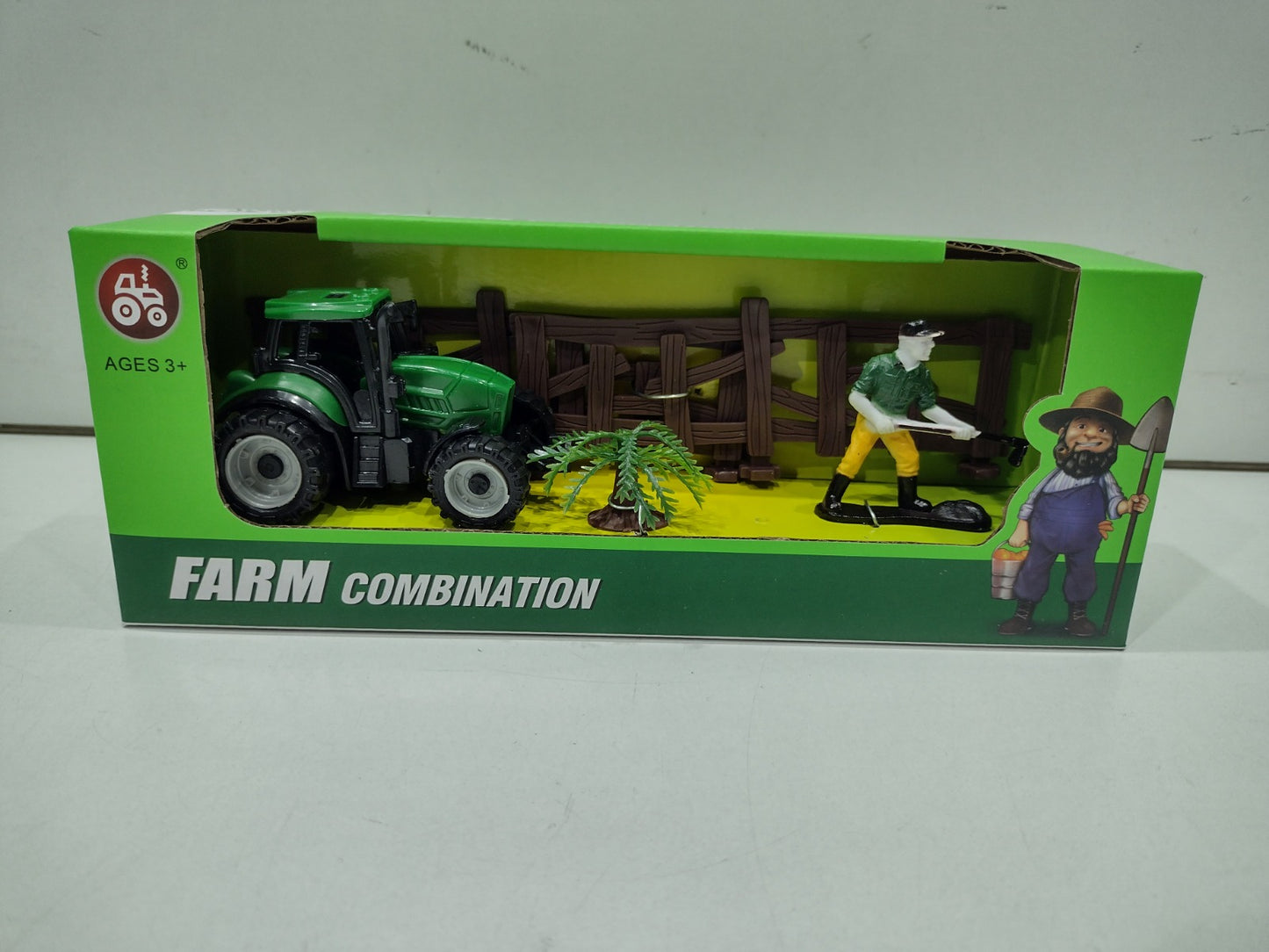 Tractor cu remorca furaje + 1 animal (23 cm cutia) / 120